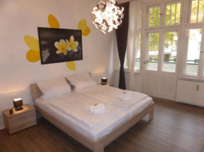Гостиница Apartments Dahlie & Nelke  Берлин